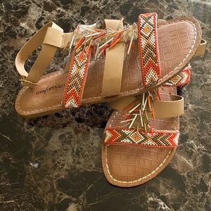 Comfortview sandals size 8 tan